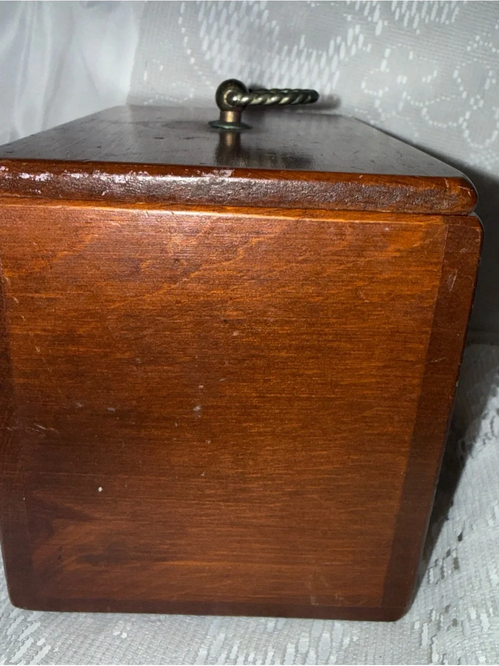 Wooden Recipe Box with Brass Knob With Recipe Cards